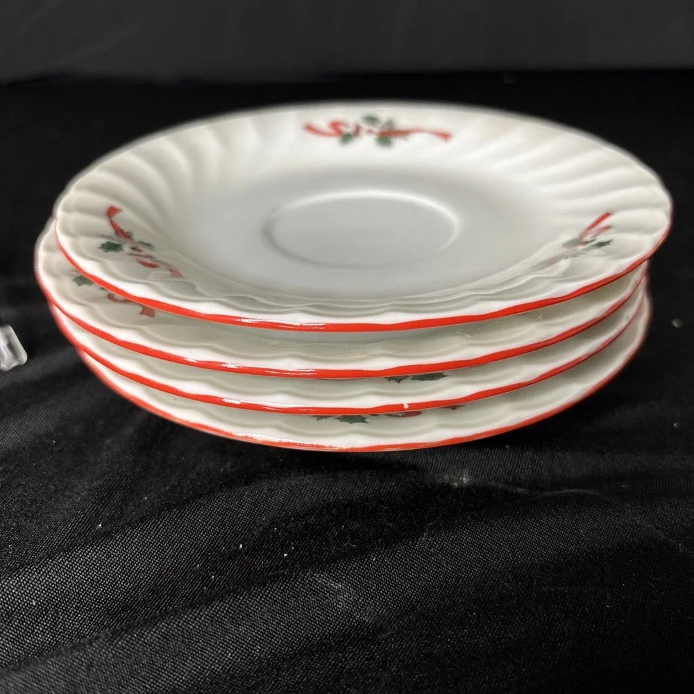 Kopin Christmas Pleasure Scalloped Saucer Set‎ of 4